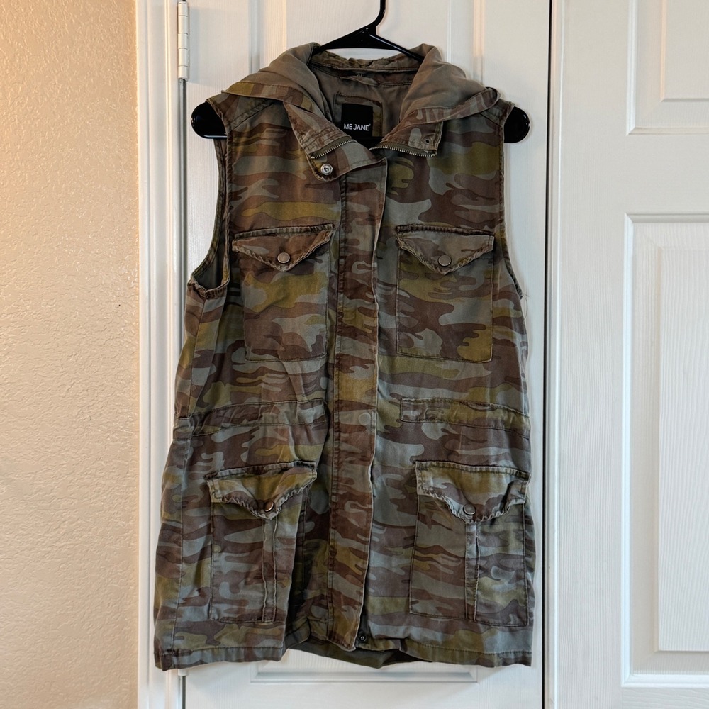 Me Jane Camo Sleeveless Cinch Waist Full Zip up Vest Jacket Women's Size L Hood